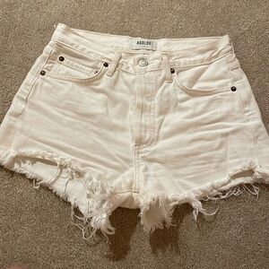 Agolde Parker Vintage Shorts in white. Size 25. Good condition.